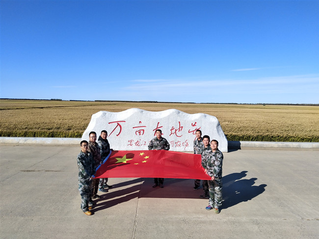 民兵合影_副本.jpg