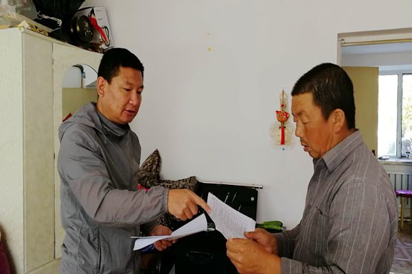 扶贫宋立君.JPG