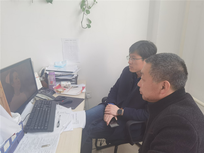 1616547833274987.jpg 第一管理区党支部集中观看学习榜样5专题节目_副本.jpg