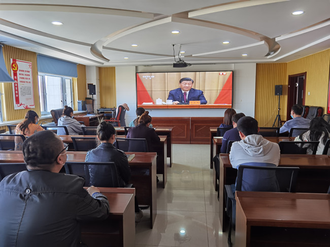 一区团支部开展“青春心向党 建功新时代”主题学习活动_副本.jpg